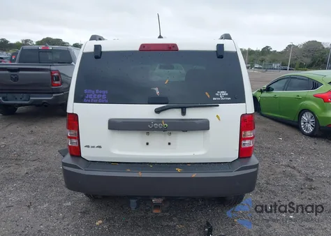 2010 Jeep Liberty Renegade z USA, uszkodzony, nr VIN 1J4PN3GK2AW177408